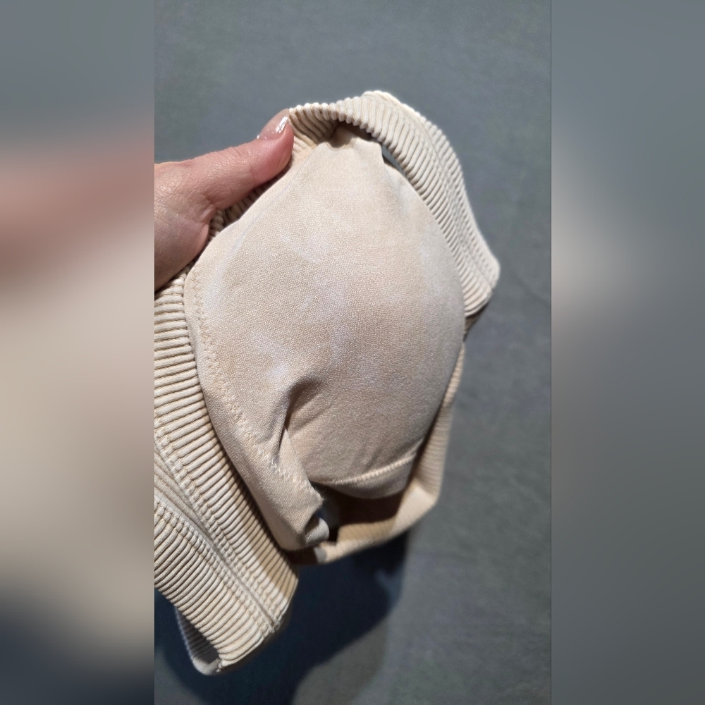 Zenana Outfitters Cream Tank Top With Built In Bra PTP Stretch 17 NWOT - Picture 4 of 5